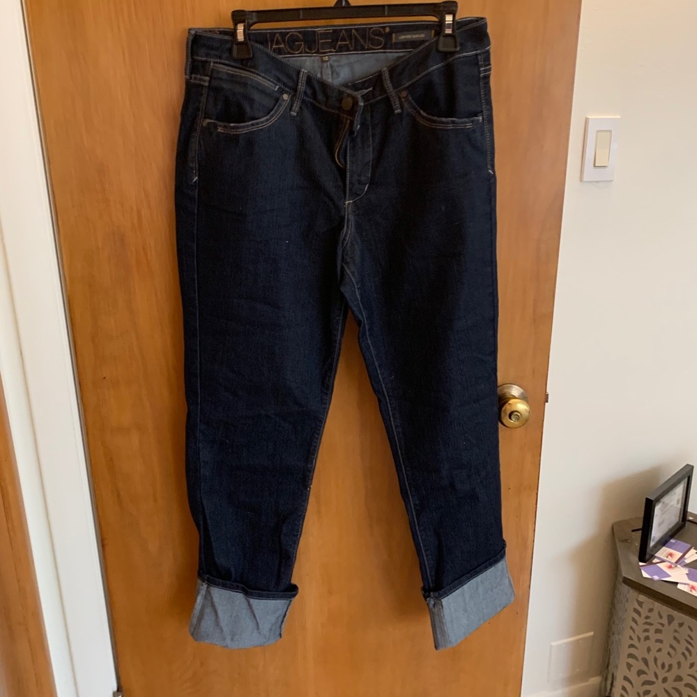 Straight leg jag jeans worn once.